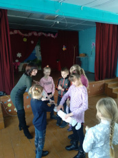 22 февраля в СДК с. Валуево  прошла конкурсно - игровая программа для детей «Валентинки и смешинки»