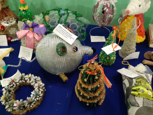 Детская выставка – конкурс новогодней игрушки  «Наряд лесной красавицы»