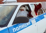 Сотрудники ОГИБДД ОМВД России «Завитинское» приняли участие в акции «Полицейский дед мороз». 