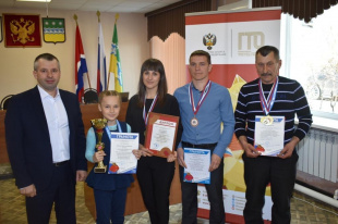 В Завитинском районе чествовали семью Павленко – ставшую победителем в региональном Фестивале ГТО среди семейных команд!